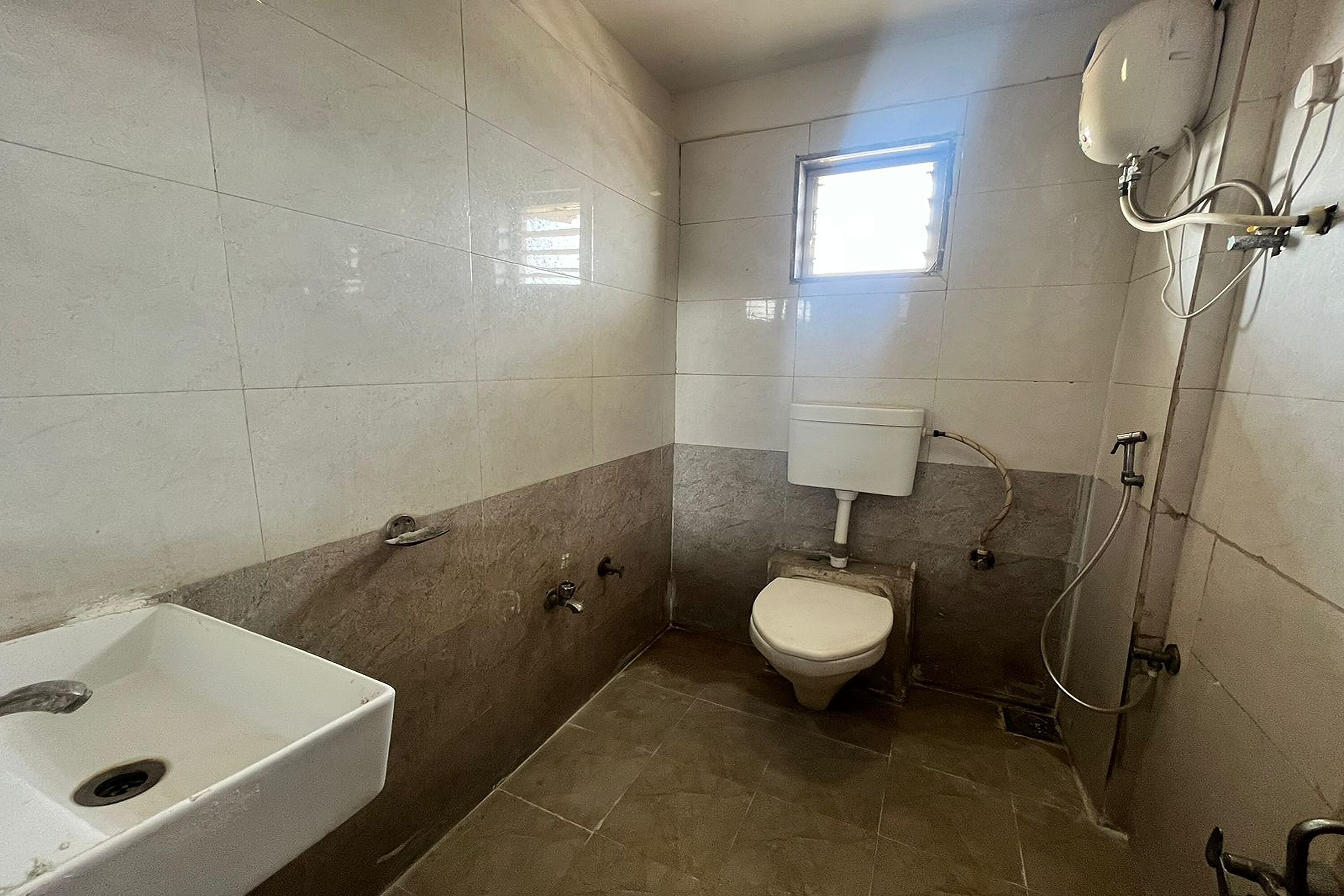 Superior Double Room | Bathroom | Shower, towels