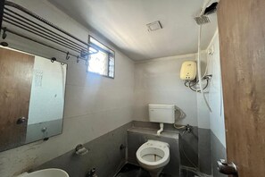 Deluxe Room | Bathroom | Shower, towels - Hotel Galaxy Inn (Ahmedabad)