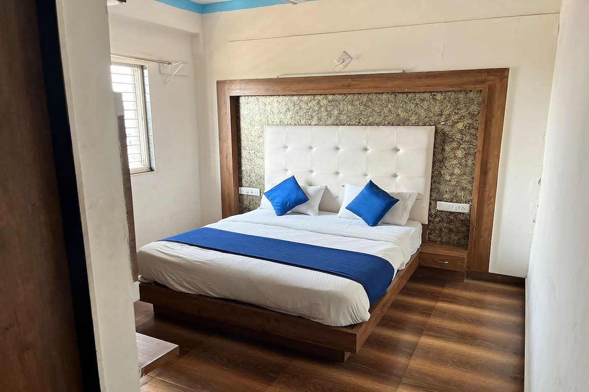 Quarto casal superior | Escrivaninha, camas extras/dobráveis (sobretaxa), Wi-Fi de cortesia