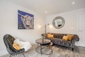 Smart TV - Spacious, light and luxurious apartment in the heart of Henley (Henley-on-Thames)