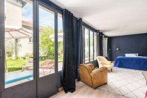 5 bedrooms, iron/ironing board, travel cot, WiFi