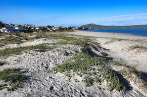 On the beach, white sand - Voorschoten, Langebaan 6-Sleeper (Langebaan)