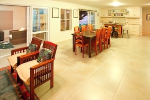 Deluxe House | Living area
