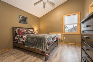 2 bedrooms, free WiFi - All about the view  (McHenry)
