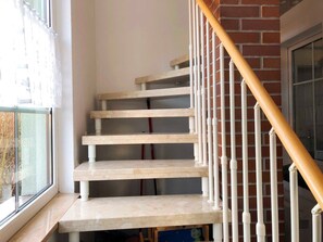 Unclassified image, 5 of 20, button