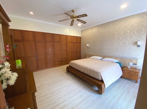 LUXURIOUS VIEW TALAY VILLA 400M FROM BEACH - PATTAYA HOLIDAY HOUSE