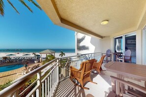 Outdoor dining - On Clearwater Beach! Best Location, Views, and Amenities at Mandalay Beach Club (Clearwater Beach)