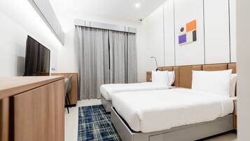 Superior Twin Room | Minibar, individually decorated, individually furnished