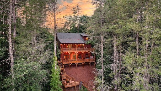 Exterior - Creekfront Retreat | 3 King Suites • Hot Tub • 10 Min to Blue Ridge (blue ridge)