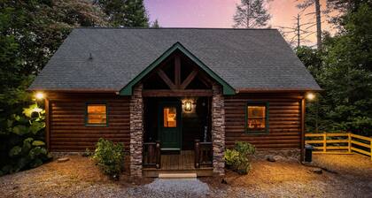 New Fire Pit! 3 King Suites, Creek, 15 mins 2 BR