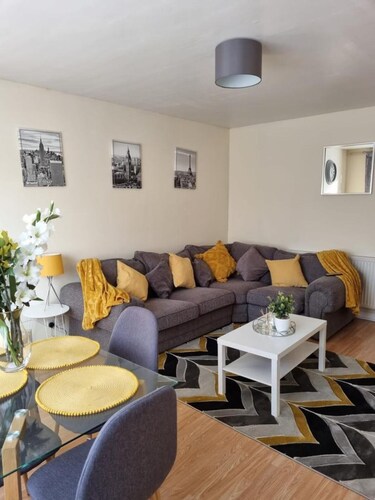 Captivating 2-bed Apartment in Belvedere