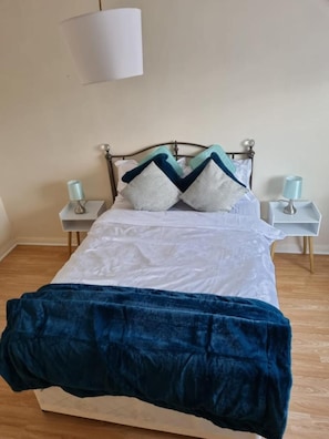 Apartment | 2 bedrooms, free WiFi, bed sheets