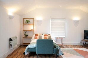 2 bedrooms, desk, iron/ironing board, free WiFi - The Bakehouse, Coggeshall (Coggeshall)