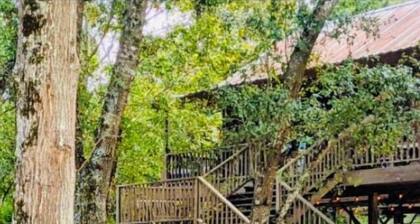 Lazy Akers Nest-River cabin