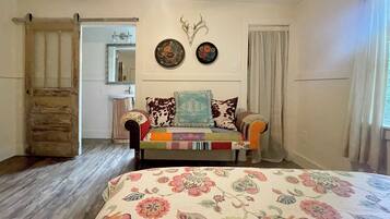 3 chambres, lit parapluie, draps fournis