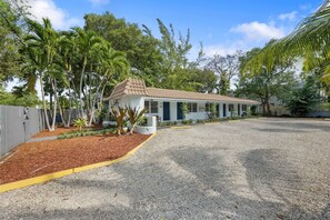 Exterior - MIMO5-5 | cozy corner of Miami's Modern District (Miami)