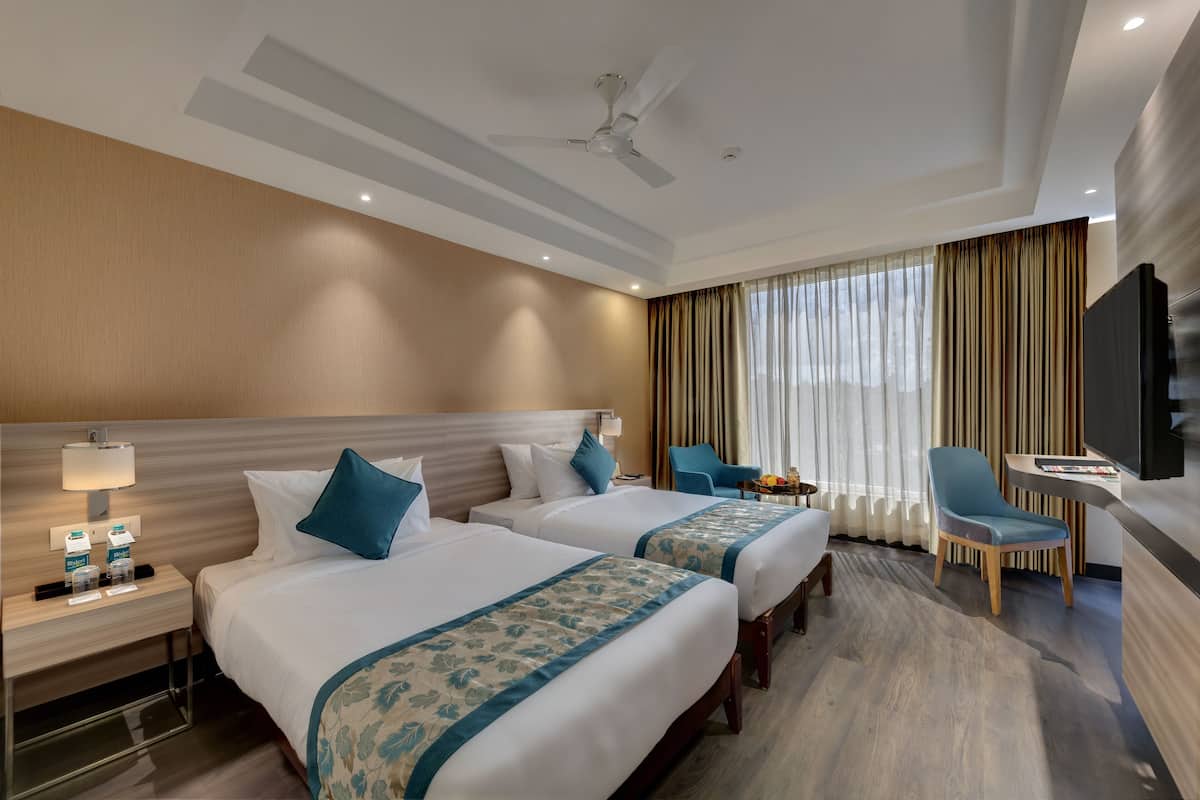 Winter Green Room | Egyptian cotton sheets, premium bedding, free WiFi, bed sheets
