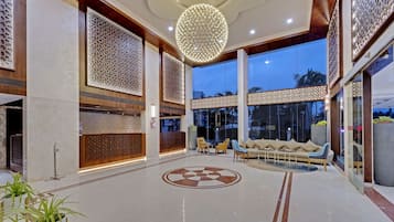 Lobby lounge