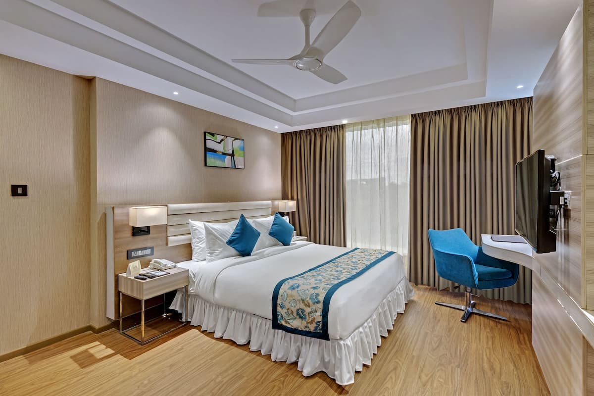 Egyptian cotton sheets, premium bedding, free WiFi, bed sheets