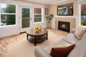 Smart TV, fireplace