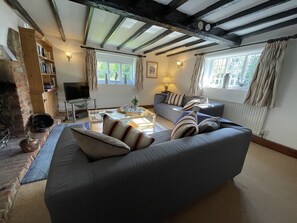 House | Living area - Bere Cottage (Canterbury)
