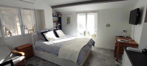 Bügeleisen/Bügelbrett, kostenloses WLAN, Bettwäsche