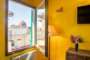 Comfort Apartment | Living area | Flat-screen TV
