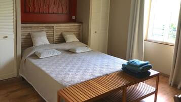 2 chambres, bureau, lit parapluie, Wi-Fi gratuit