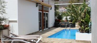 Casa el Olivo Tenerife, private heated pool.