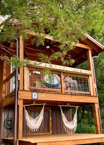 Sunset Hillside Cabin staycation on Horse Farm - Pet Friendly D