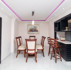 Dining - HERMOSO PENTHOUSE EN RESIDENCIAL LAS CAYENAS (Santo Domingo Este)