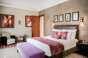 11 habitaciones y caja de seguridad en la habitación 