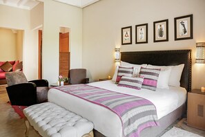 11 bedrooms, in-room safe, iron/ironing board, free WiFi