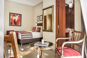 11 bedrooms, in-room safe, iron/ironing board, free WiFi