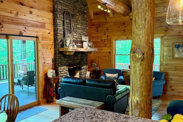 Televisie en een open haard