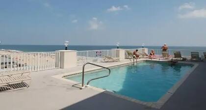 SOUTH BEACH 601 ULTRA LUXURIOUS BOARDWALK GYM IN/OUT POOL