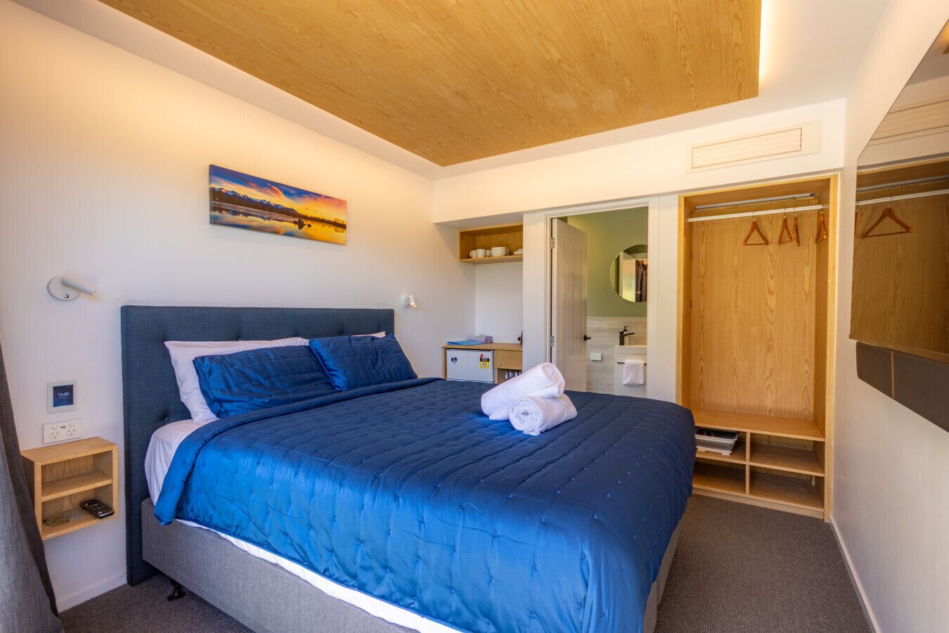 Free WiFi, bed sheets