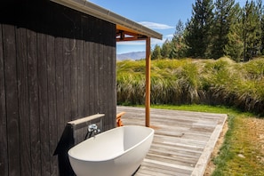 Property grounds - Clever Cube - Amazing Alpine Studio Unit (Twizel)