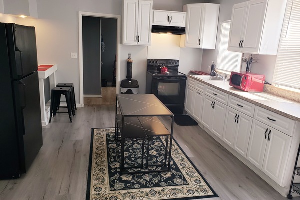 Refrigerador, microondas, horno, placa de cocina