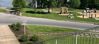 Creek River Homestay-Close to the Base/ Harrisburg/Hershey/Lancaster/Much More!!