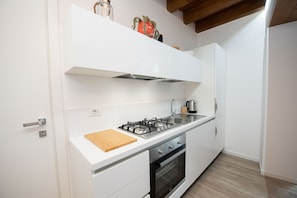 Design-Apartment | Eigene Küche | Kühlschrank, Mikrowelle, Ofen, Herdplatte