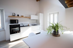 Apartamento luxo | Área de estar | TV de tela plana 50 polegadas com canais digitais, TV