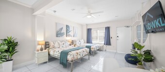 Samantha Apartments by Lowkl