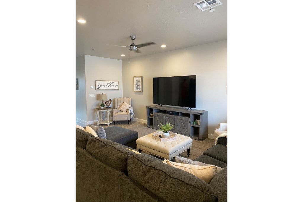 Zions Village brand new rental, 6 BD/Sleeps 24