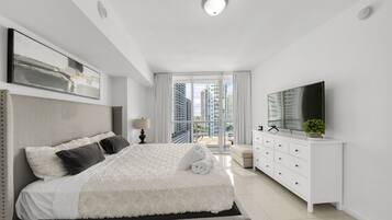 2 bedrooms, iron/ironing board, travel crib, free WiFi