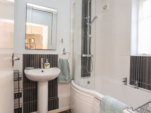 Shower, hair dryer - Dubrovnik (Criccieth)