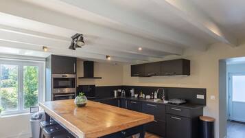 Réfrigérateur, micro-ondes, four, lave-vaisselle