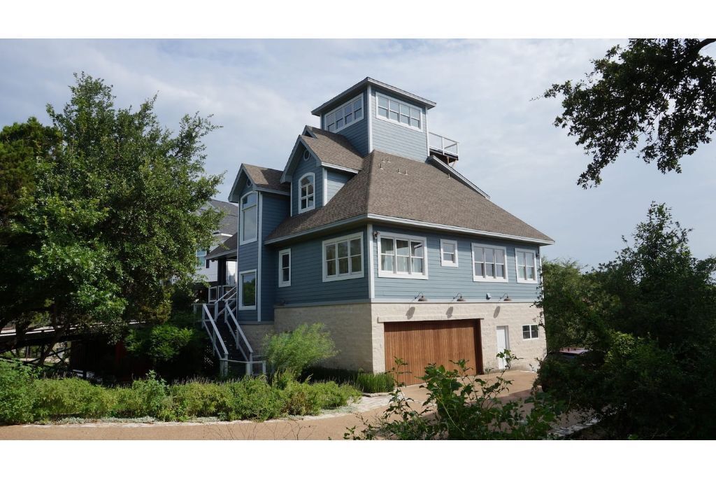 Quiet Property w/Gym, Office & Conference Room