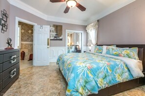 4 bedrooms, iron/ironing board, WiFi, bed sheets