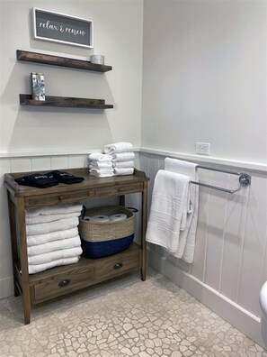 House (Bliss) | Bathroom